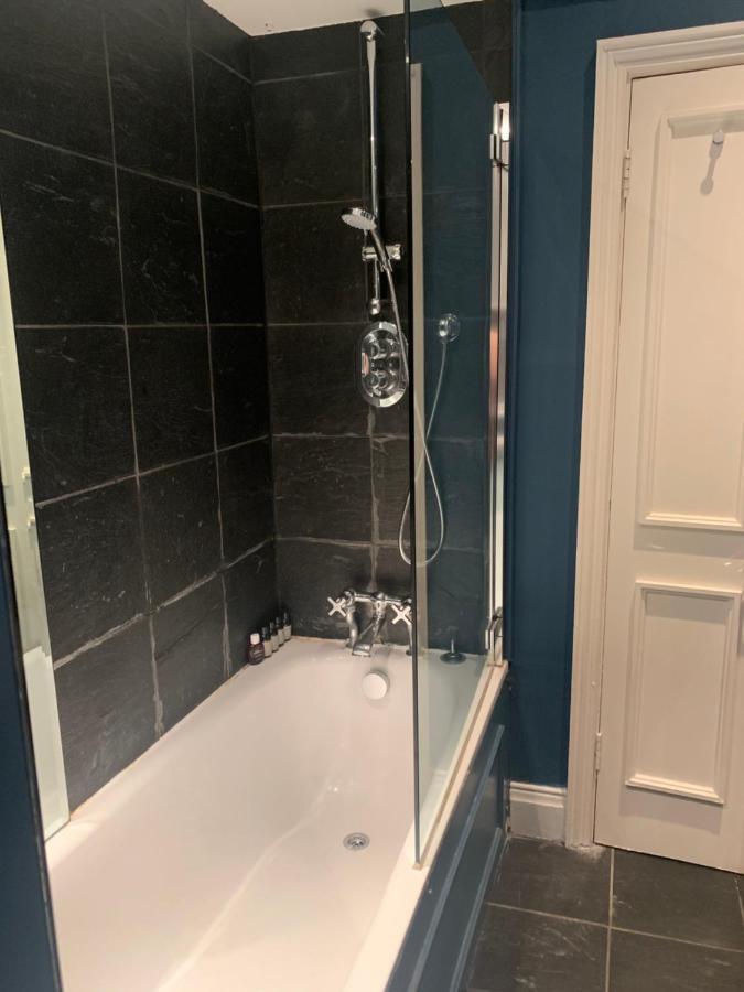Charming And Full Of Character Apartment London Ngoại thất bức ảnh