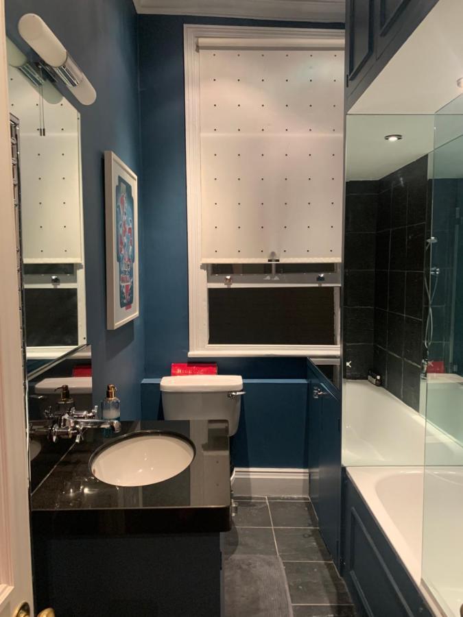 Charming And Full Of Character Apartment London Ngoại thất bức ảnh