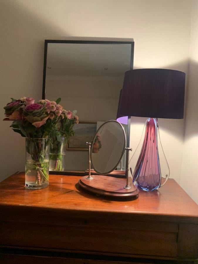 Charming And Full Of Character Apartment London Ngoại thất bức ảnh
